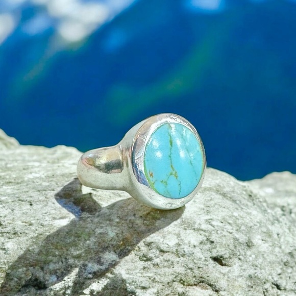 Sterling Silver Turquoise Cabochon Ring (6.75) - Picture 3 of 8
